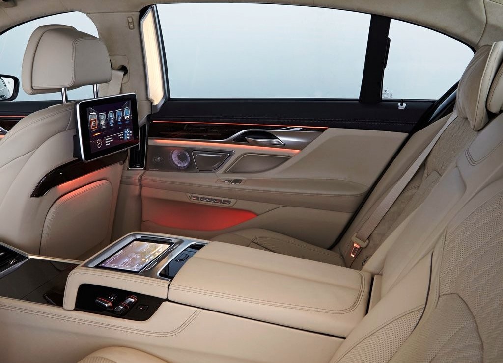 2016 - BMW 750Li, foto 87