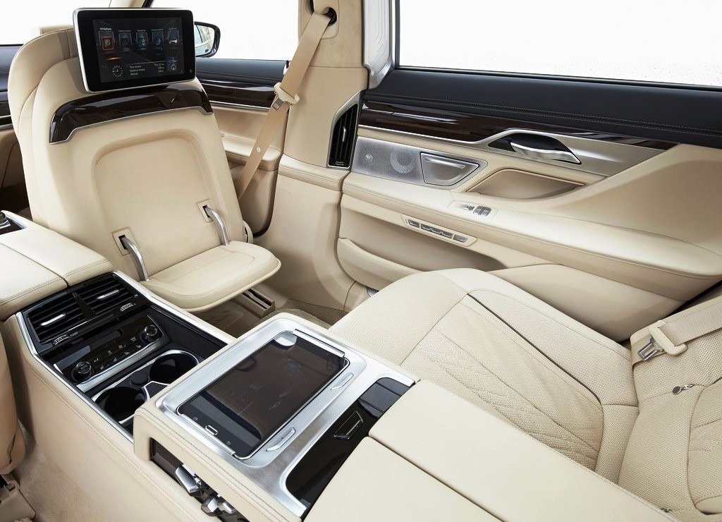 2016 - BMW 750Li, foto 90