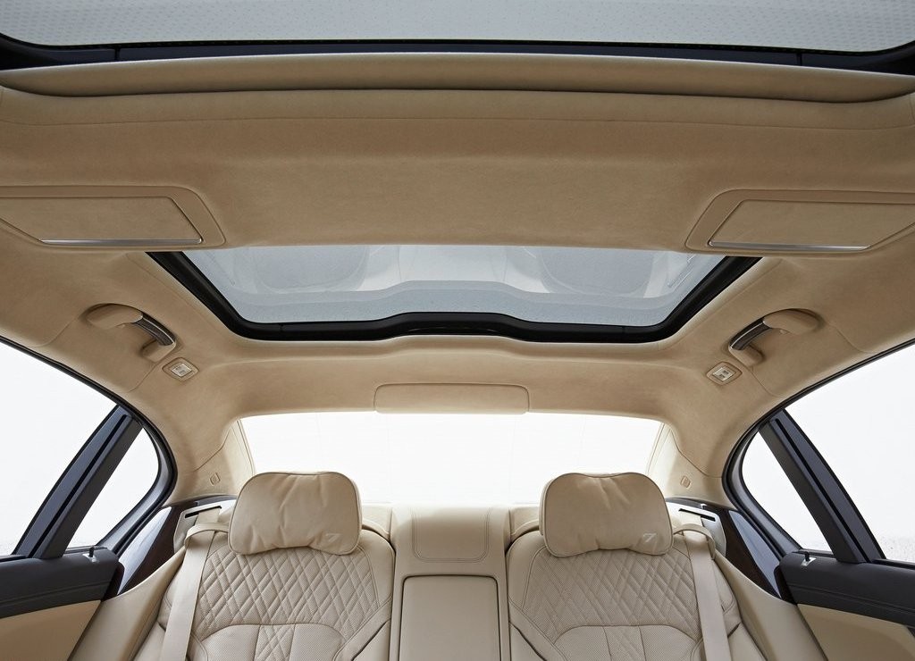 2016 - BMW 750Li, foto 101