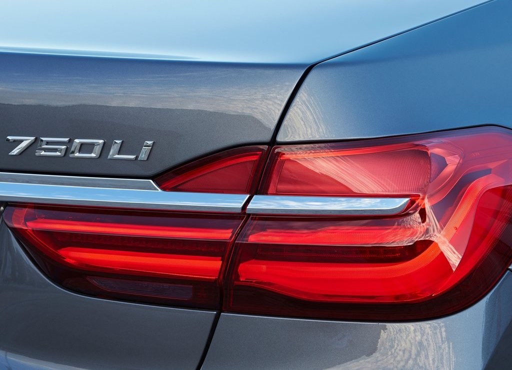 2016 - BMW 750Li, foto 130