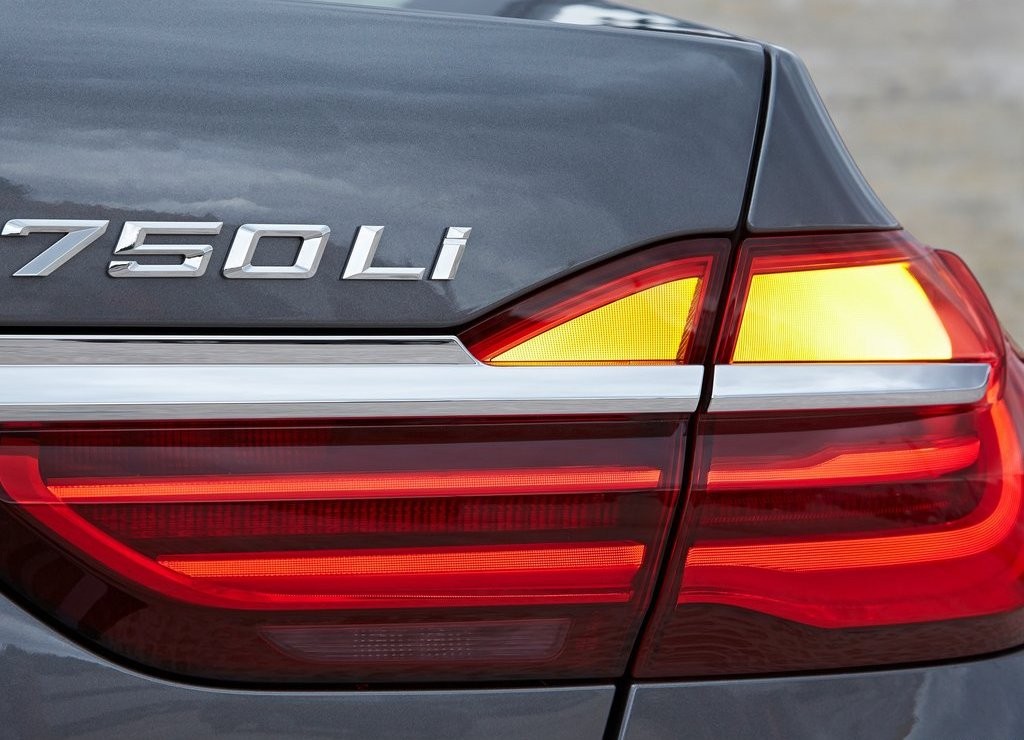 2016 - BMW 750Li, foto 133