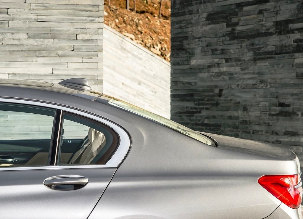 2016 - BMW 750Li, foto 136
