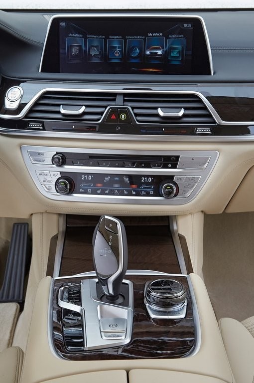 2016 - BMW 750Li, foto 158