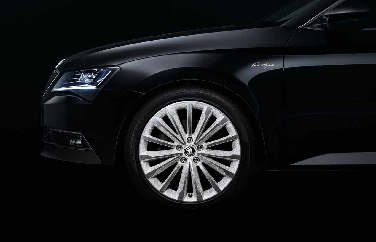 2015 - SKODA SUPERB BLACK CRYSTAL, foto 2