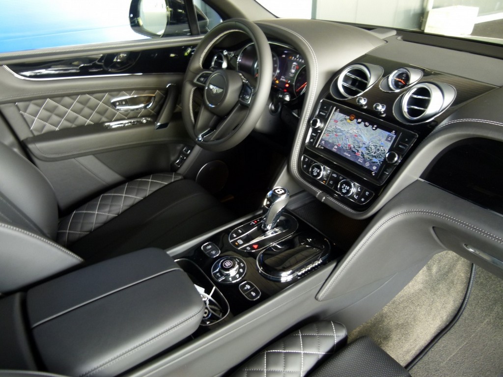 2016 - BENTLEY BENTAYGA FIRST EDITION, foto 17