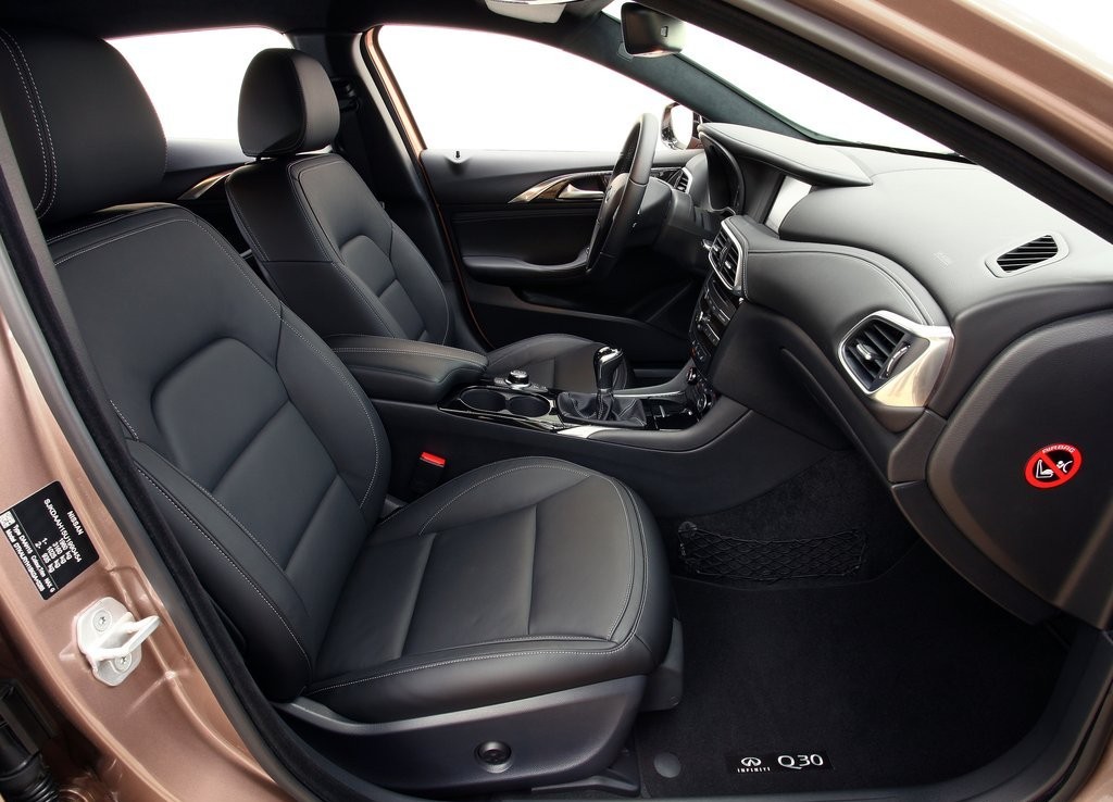 INFINITI QX30, foto 130