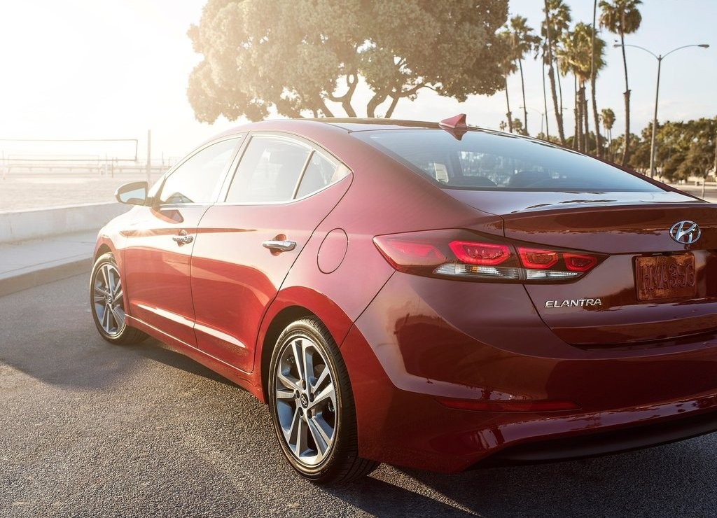 2017 - HYUNDAI ELANTRA, foto 16