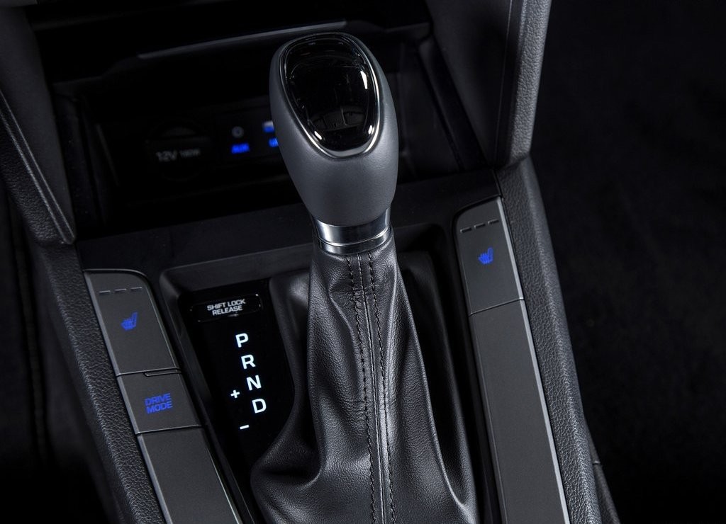 2017 - HYUNDAI ELANTRA, foto 28
