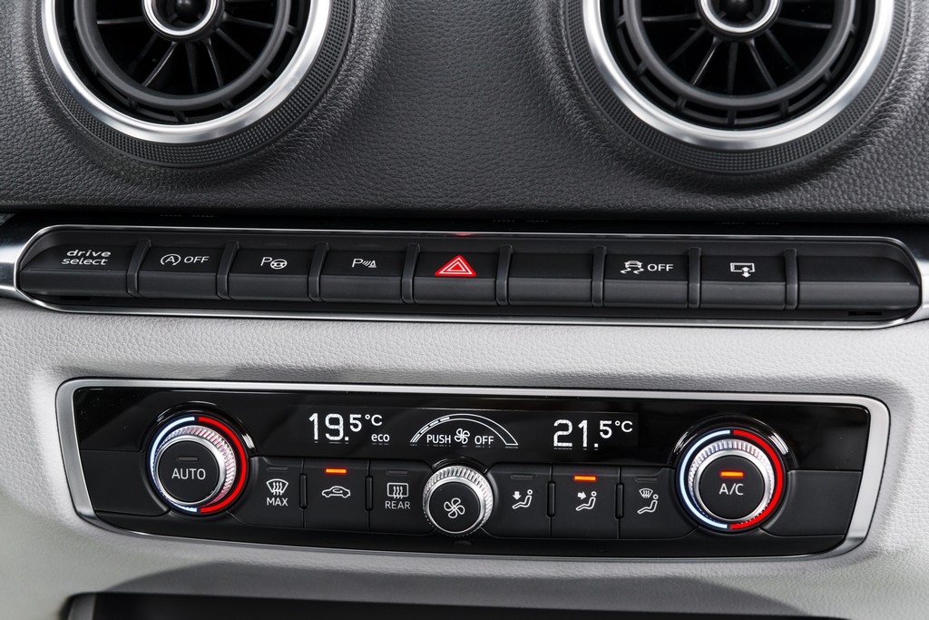 2016 - AUDI A3 SEDAN AMBITION, foto 32