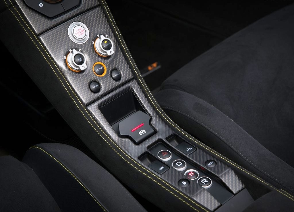 2017 - McLAREN 675LT SPIDER, foto 44
