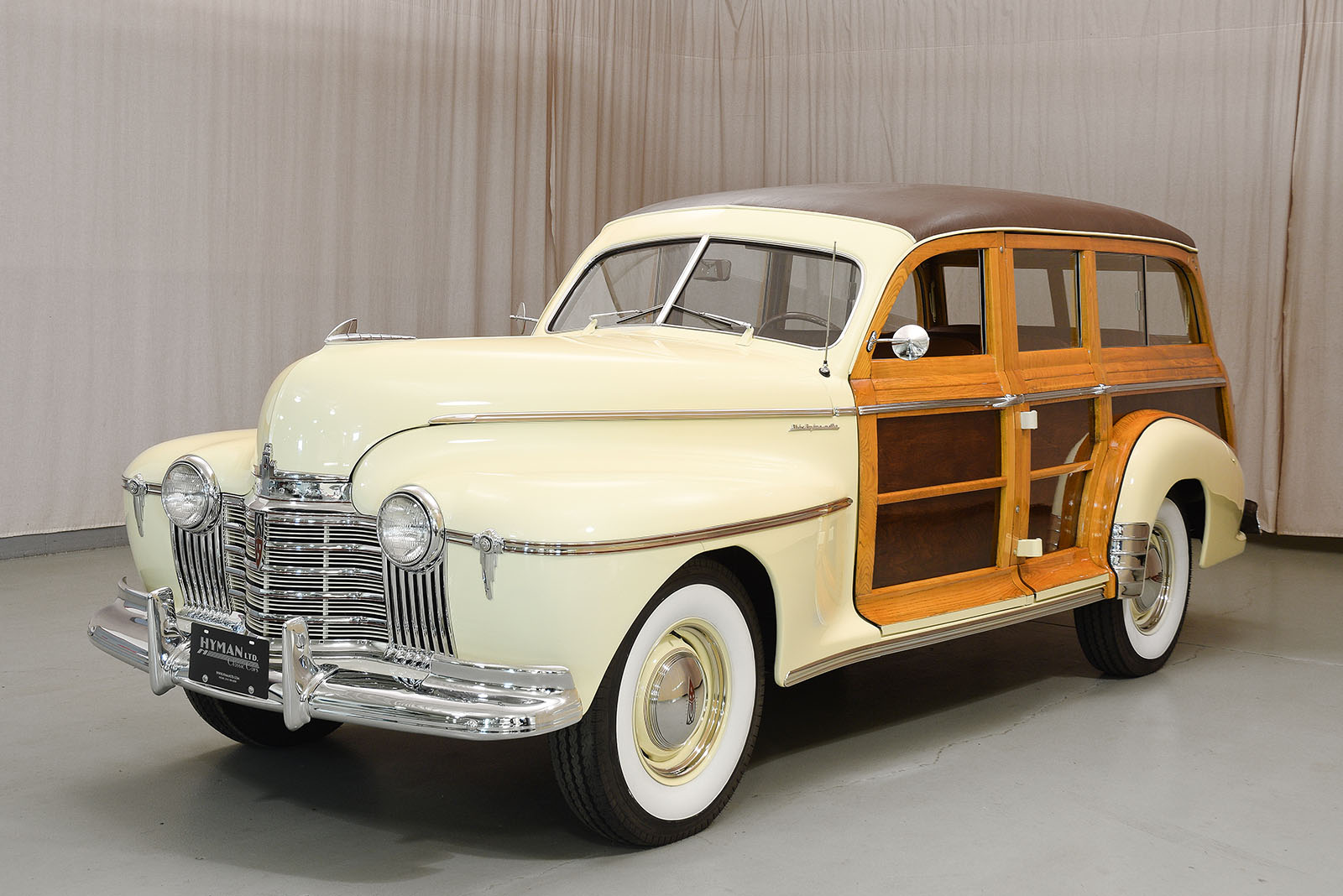 1941 - OLDSMOBILE SERIES 66 STATION WAGON, foto 1