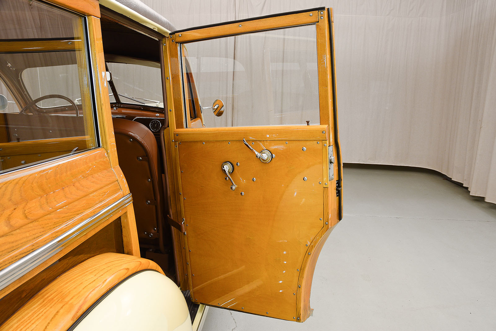 1941 - OLDSMOBILE SERIES 66 STATION WAGON, foto 14