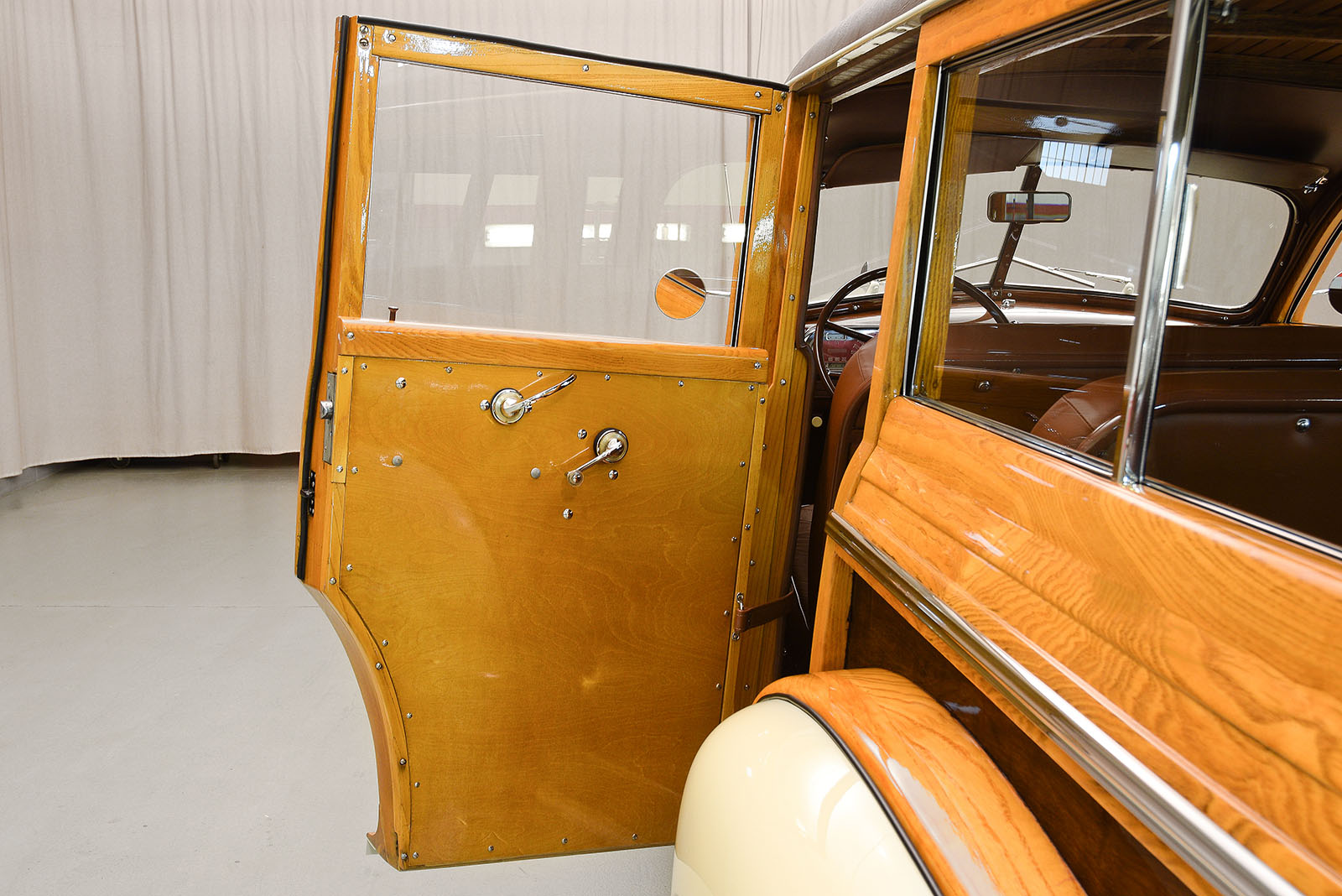 1941 - OLDSMOBILE SERIES 66 STATION WAGON, foto 15