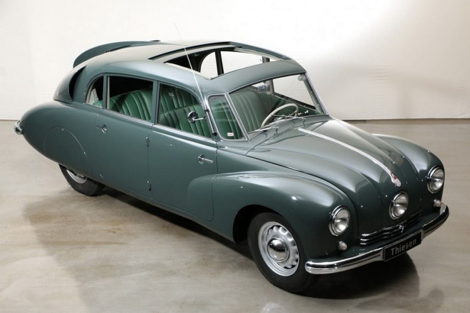 1950 - TATRA T87 LIMOUSINE, foto 1