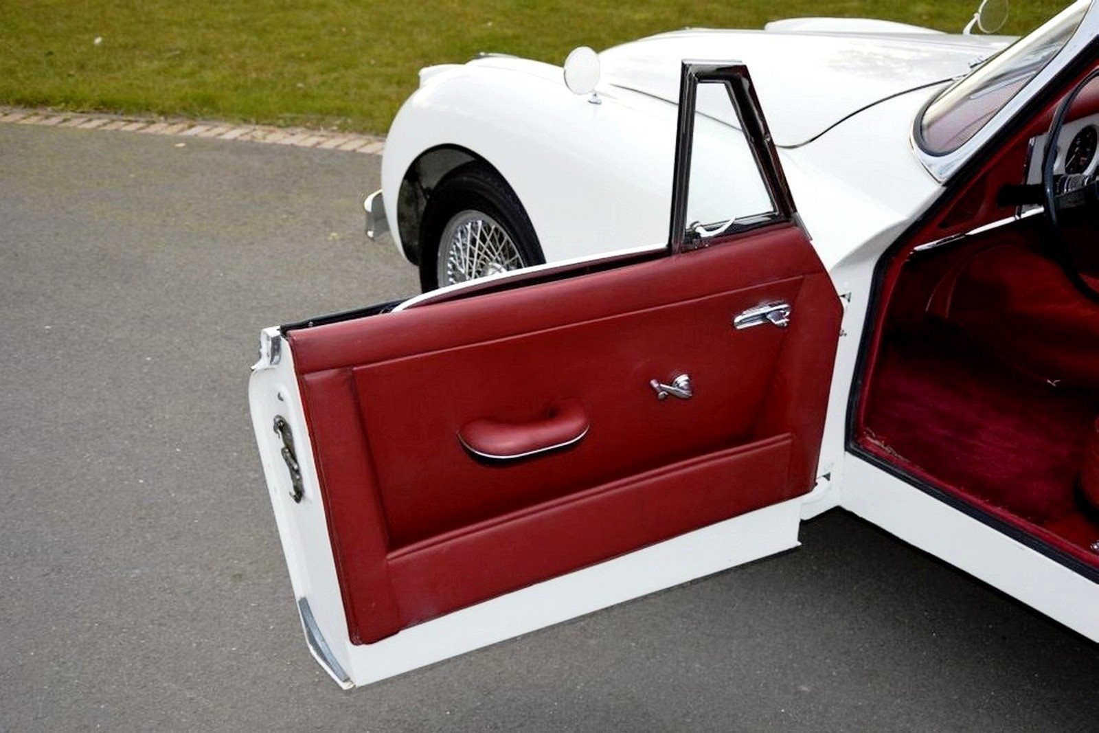 1957 - JAGUAR XK150 ROADSTER WHITE, foto 21