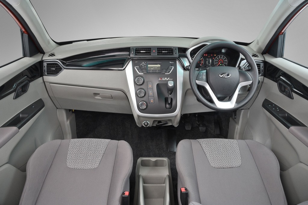 MAHINDRA KUV100, foto 31