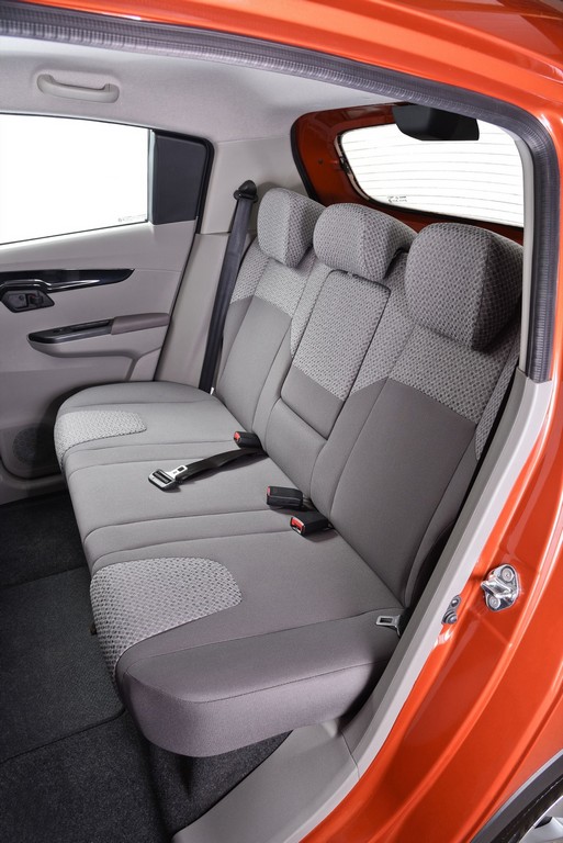 MAHINDRA KUV100, foto 35