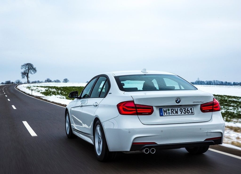 2016 - BMW 330e SEDAN PLUG-IN HYBRID, foto 46