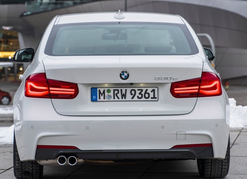 2016 - BMW 330e SEDAN PLUG-IN HYBRID, foto 51