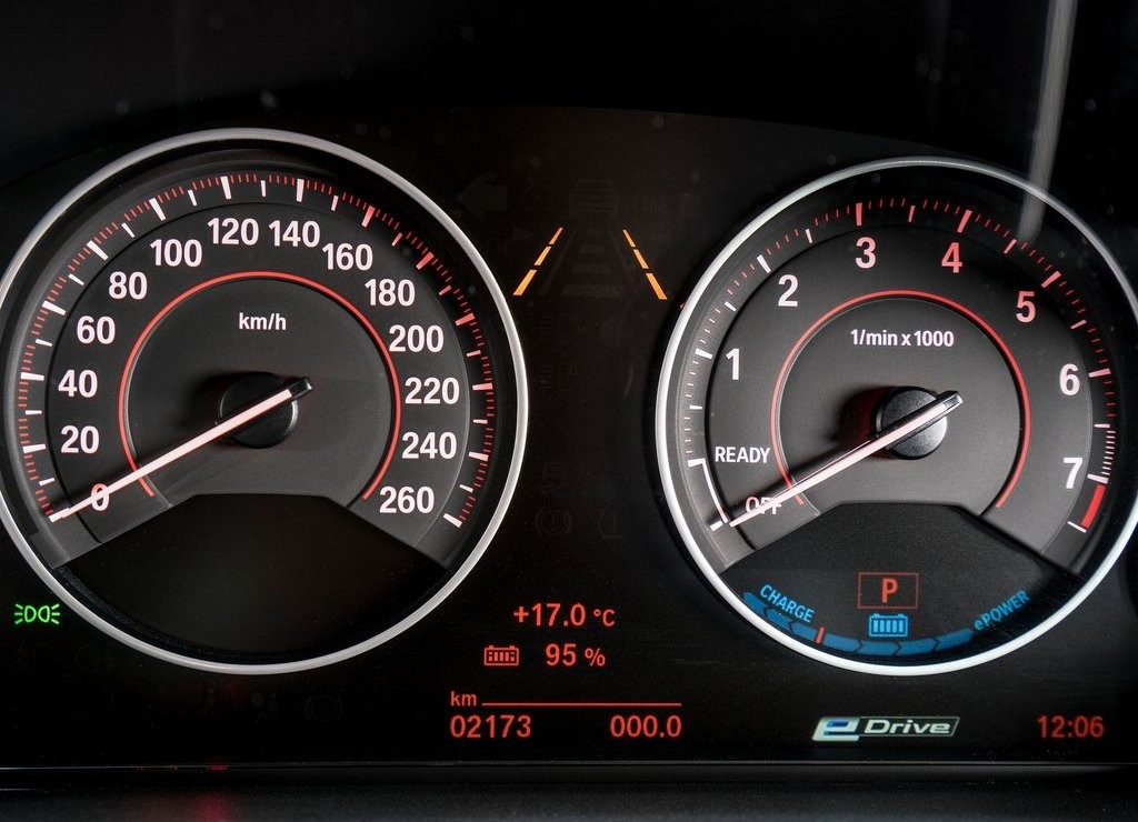2016 - BMW 330e SEDAN PLUG-IN HYBRID, foto 61