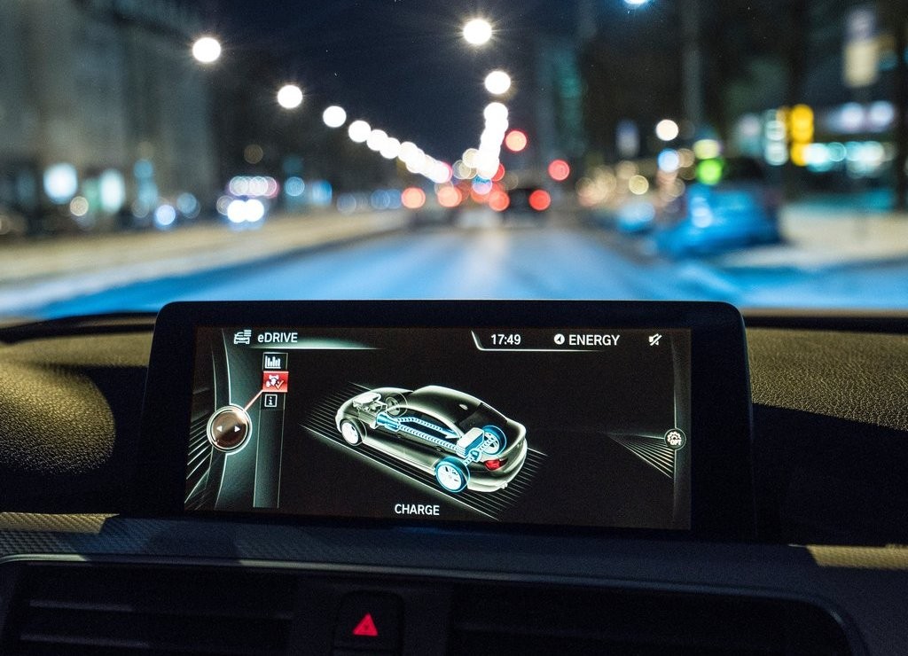 2016 - BMW 330e SEDAN PLUG-IN HYBRID, foto 65