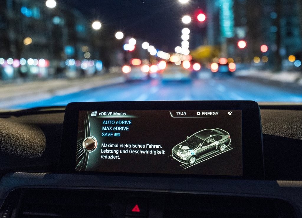 2016 - BMW 330e SEDAN PLUG-IN HYBRID, foto 67
