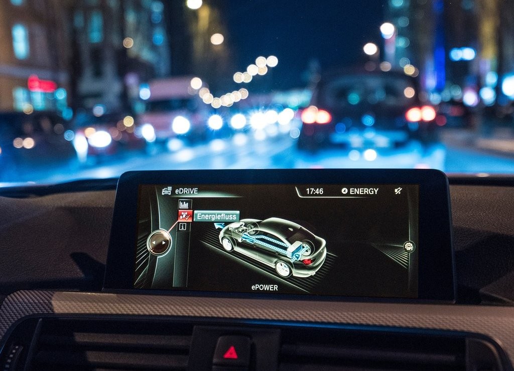 2016 - BMW 330e SEDAN PLUG-IN HYBRID, foto 69