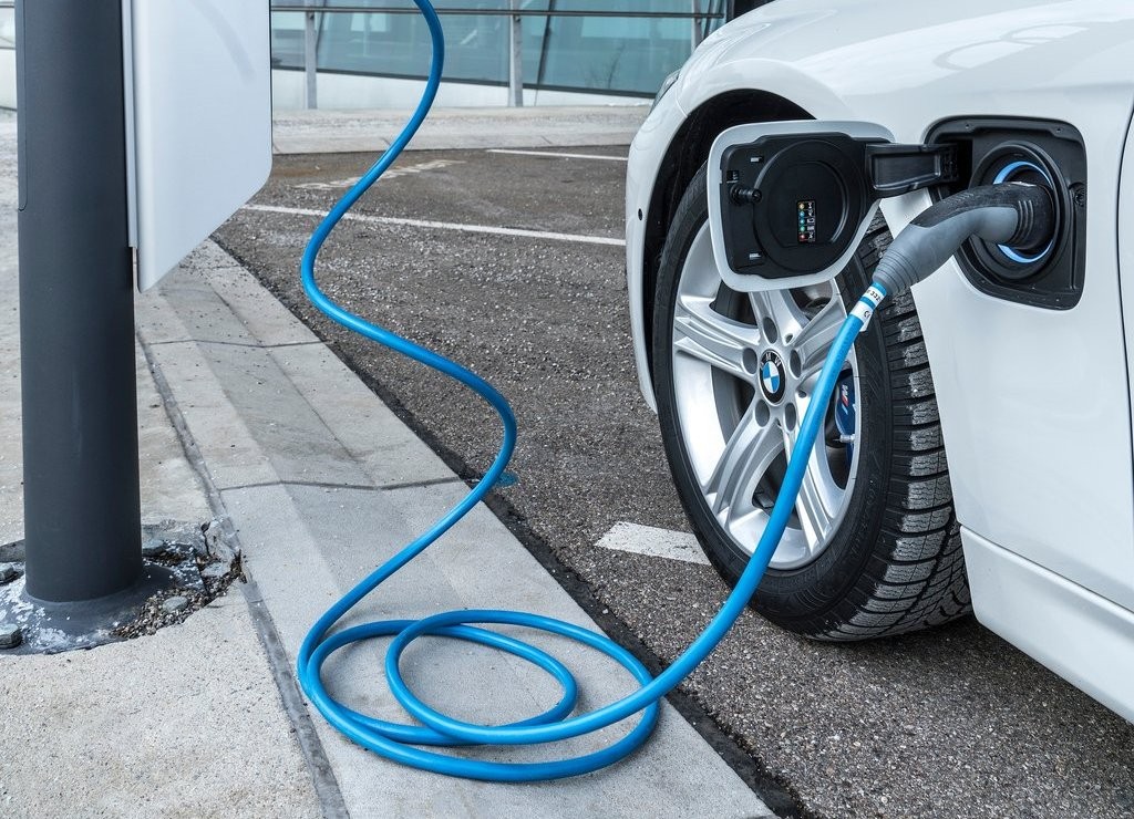 2016 - BMW 330e SEDAN PLUG-IN HYBRID, foto 77