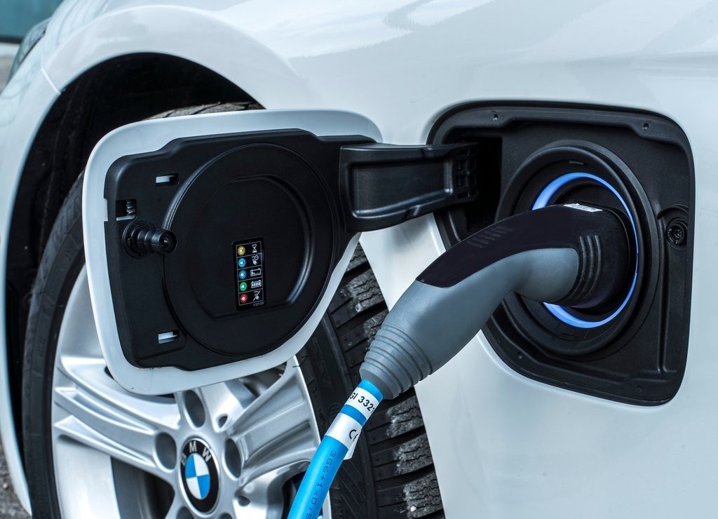 2016 - BMW 330e SEDAN PLUG-IN HYBRID, foto 78