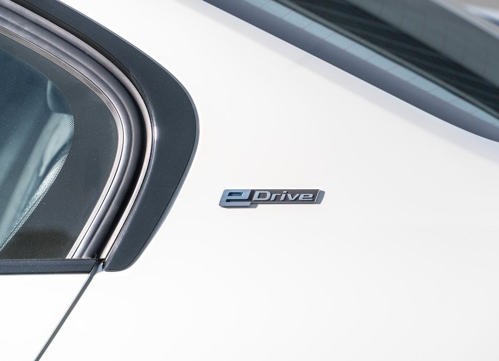 2016 - BMW 330e SEDAN PLUG-IN HYBRID, foto 80