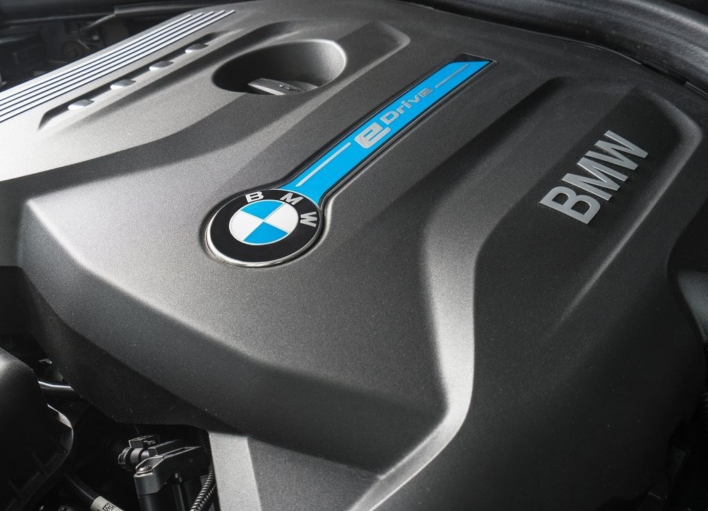 2016 - BMW 330e SEDAN PLUG-IN HYBRID, foto 81