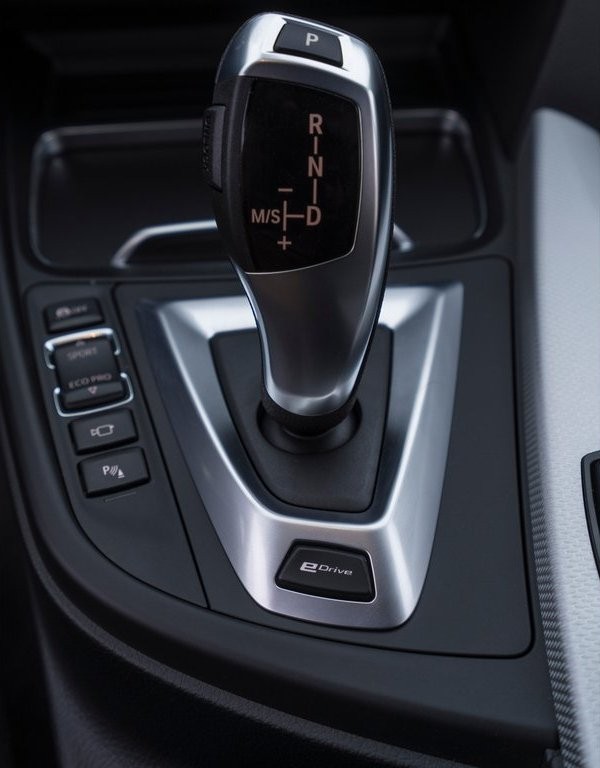 2016 - BMW 330e SEDAN PLUG-IN HYBRID, foto 82