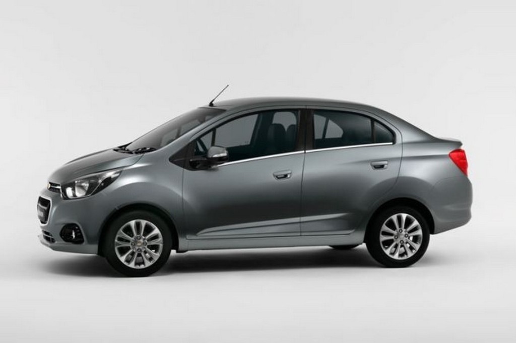 2016 - CHEVROLET ESSENTIA, foto 1