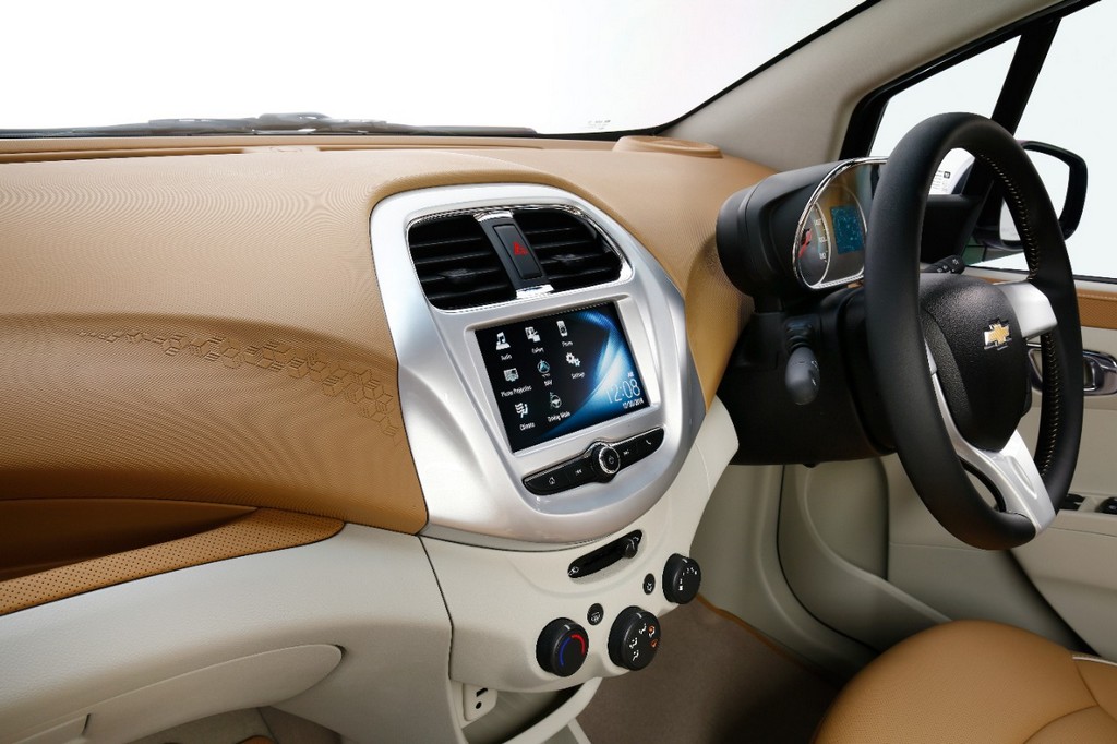 2016 - CHEVROLET ESSENTIA, foto 7