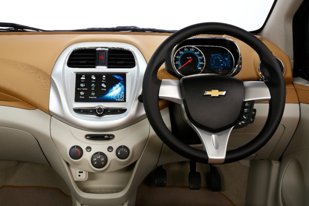2016 - CHEVROLET ESSENTIA, foto 8
