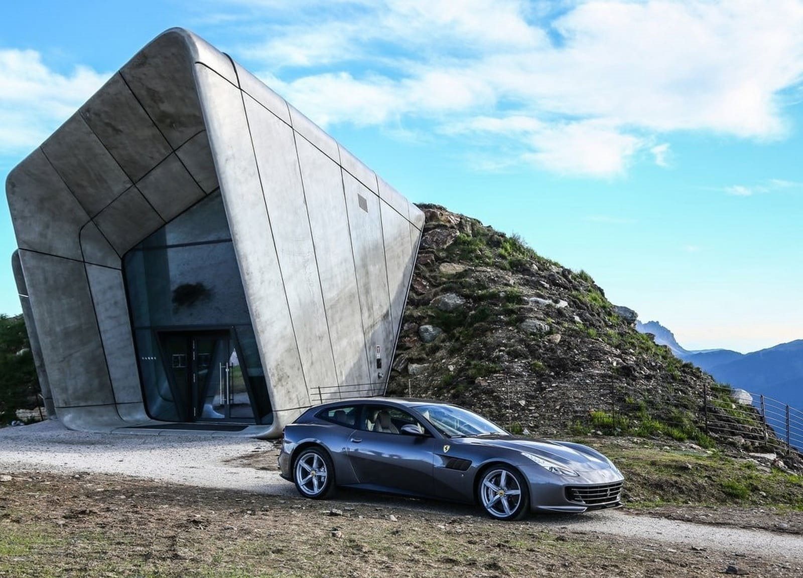 FERRARI GTC4LUSSO, foto 9