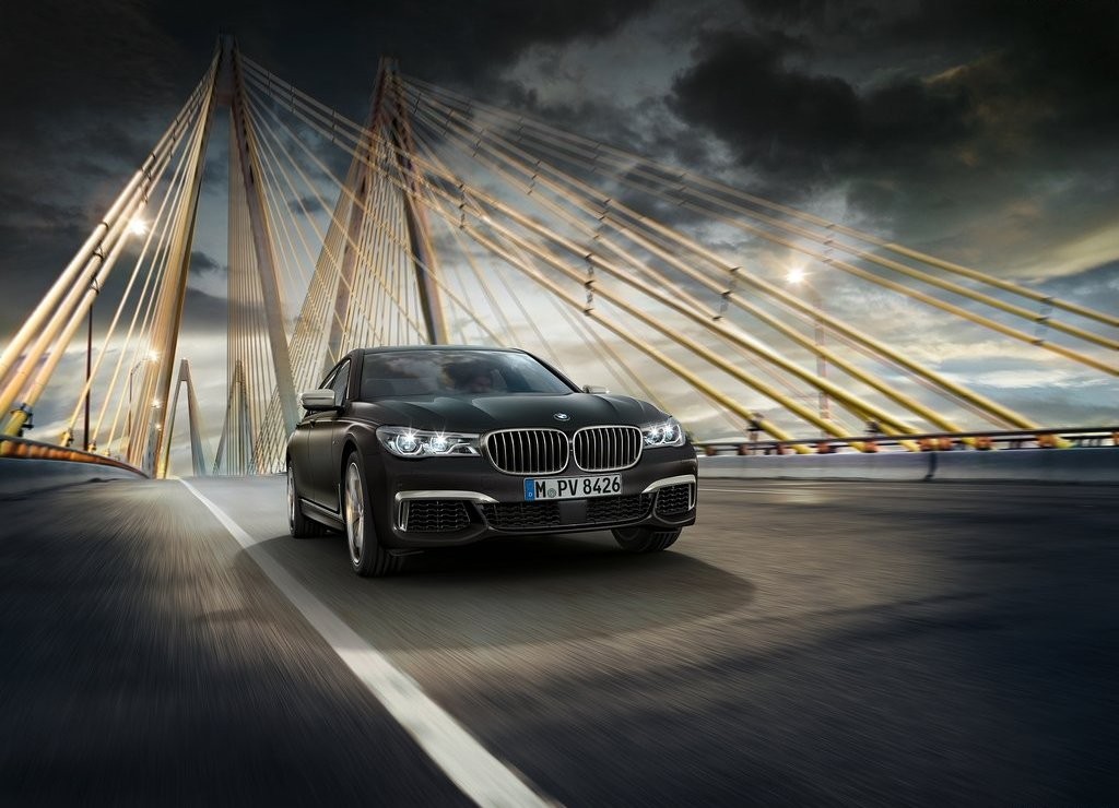 2017 - BMW M760Li, foto 2