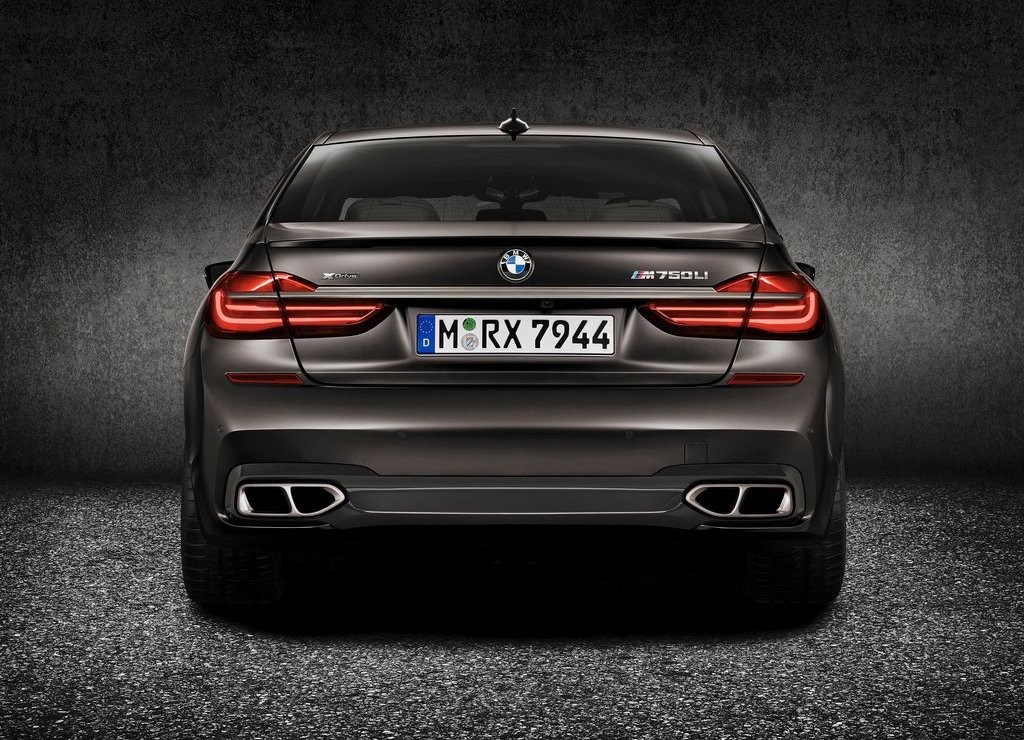 2017 - BMW M760Li, foto 10
