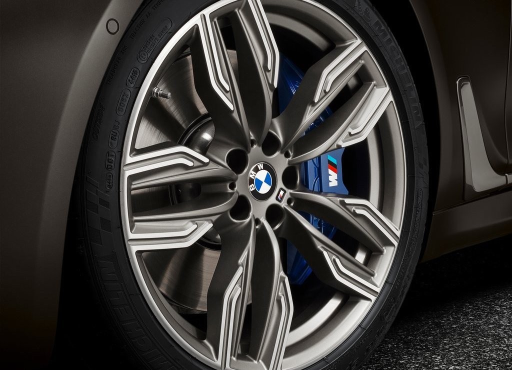 2017 - BMW M760Li, foto 18