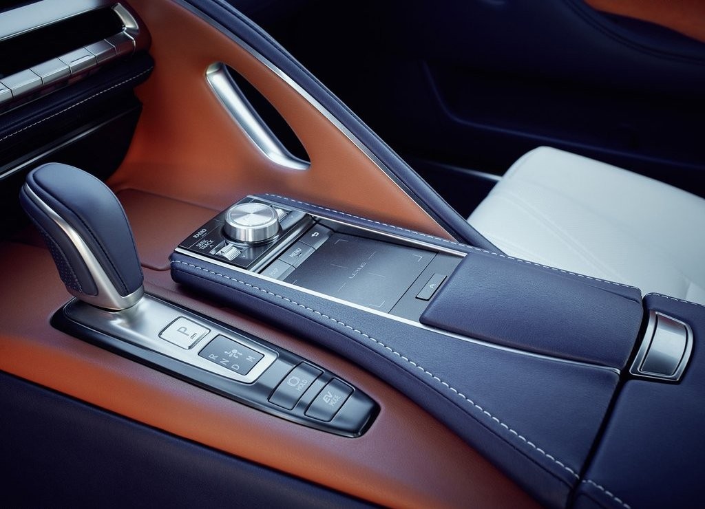 2017 - LEXUS LC 500h, foto 32