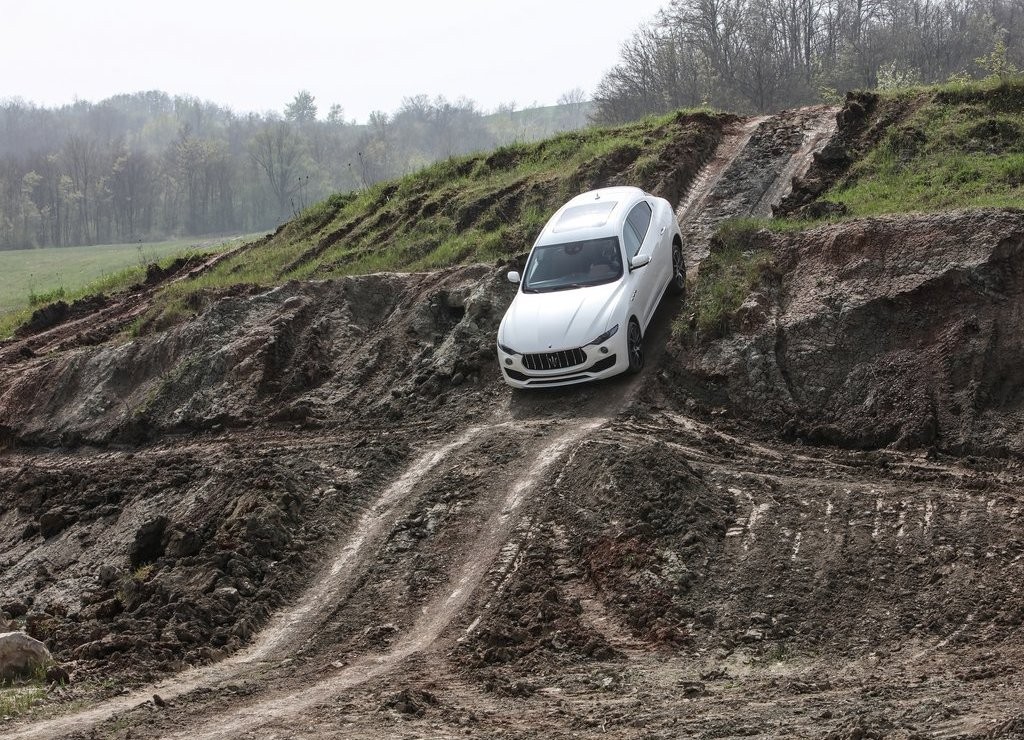 MASERATI LEVANTE, foto 29