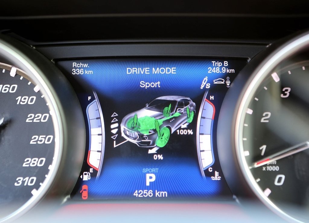MASERATI LEVANTE, foto 104