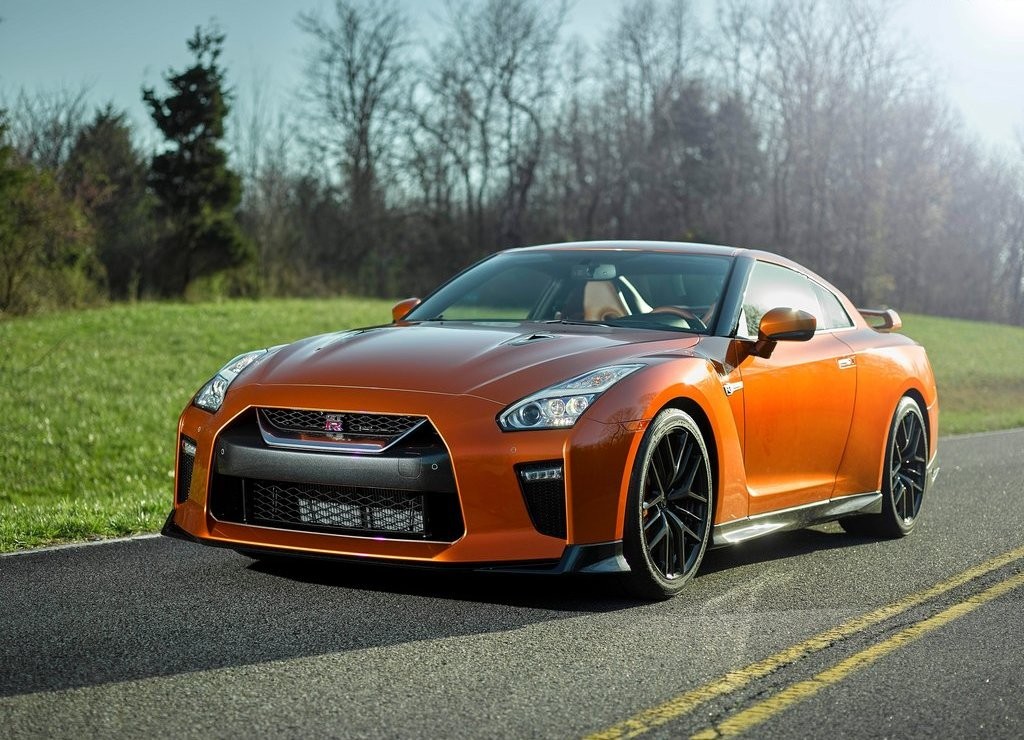 NISSAN GT-R, foto 1