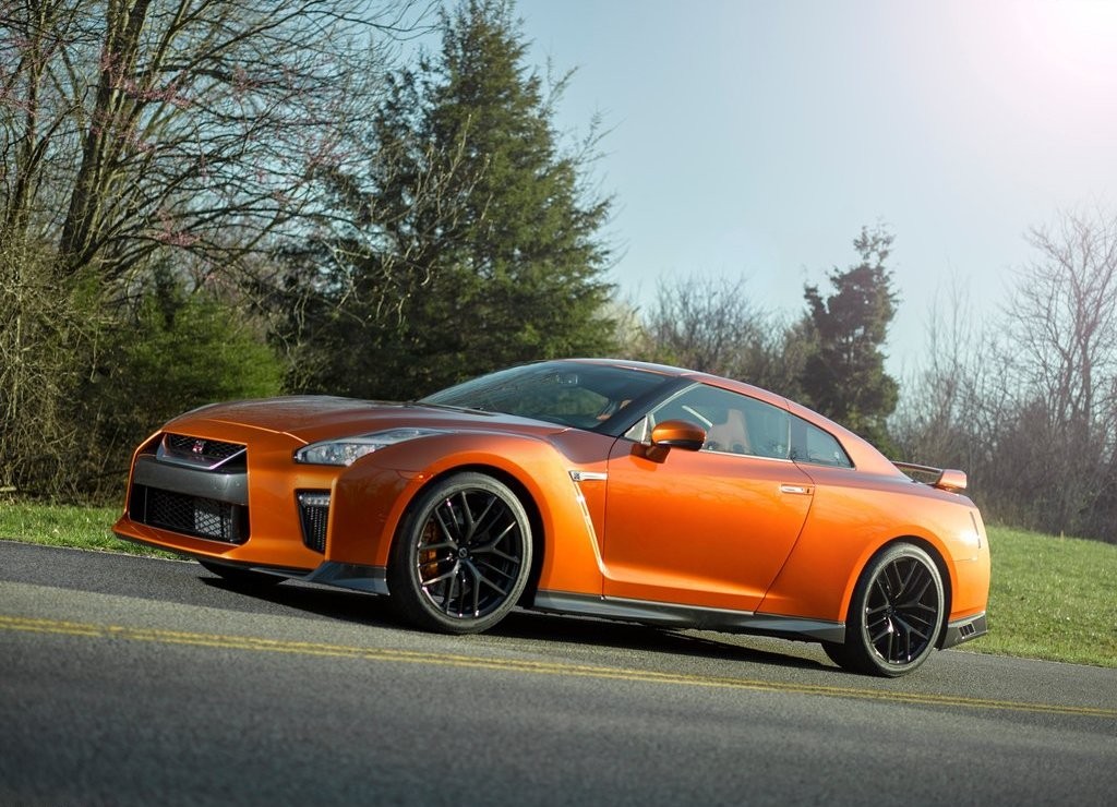 NISSAN GT-R, foto 2
