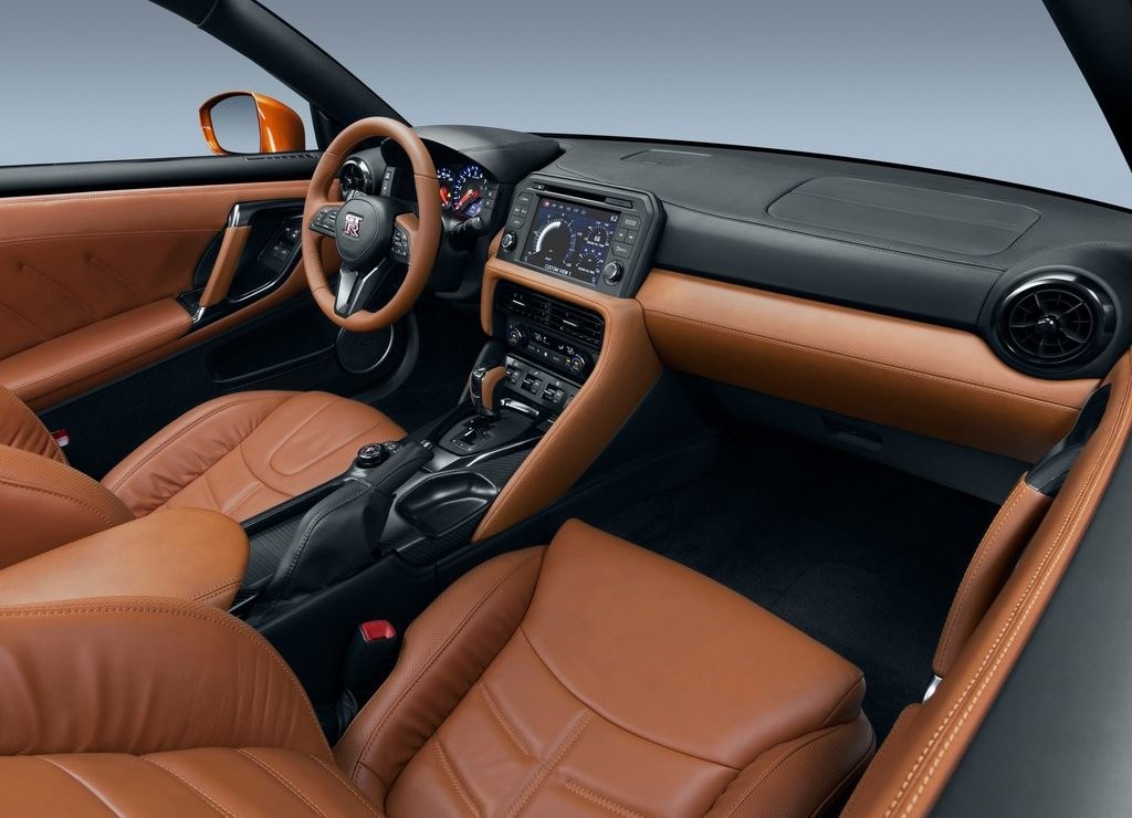 NISSAN GT-R, foto 32