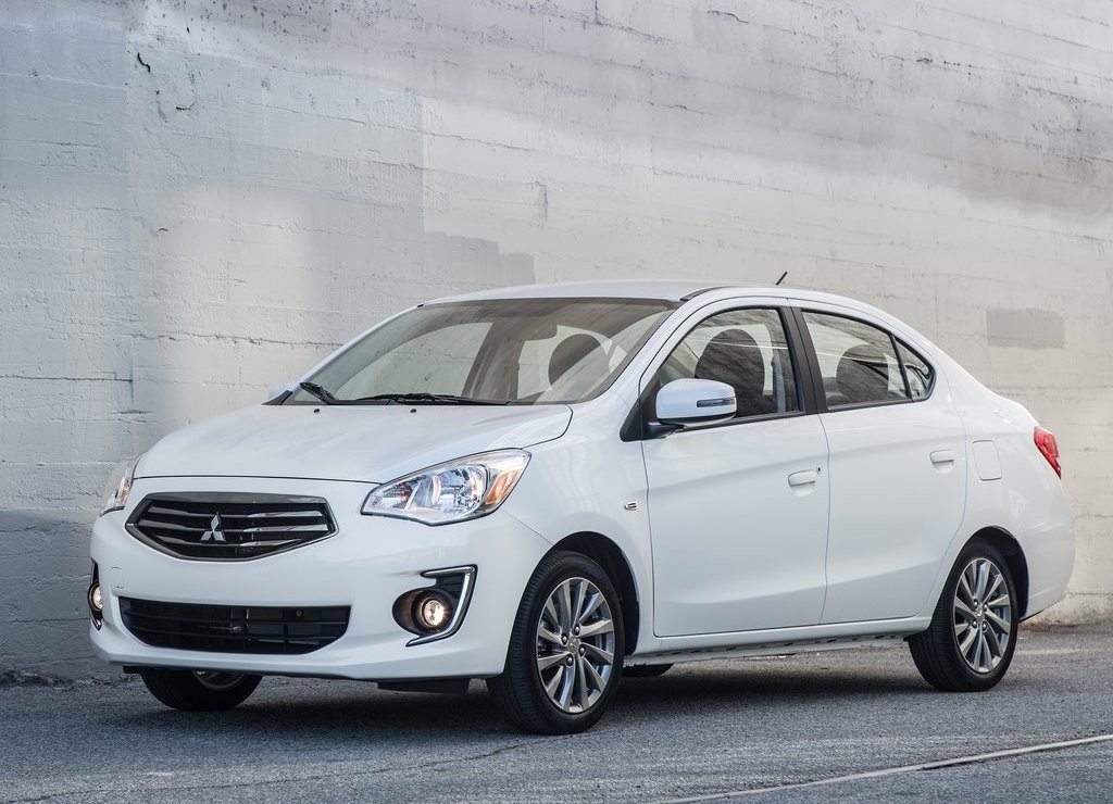 MITSUBISHI MIRAGE G4, foto 2