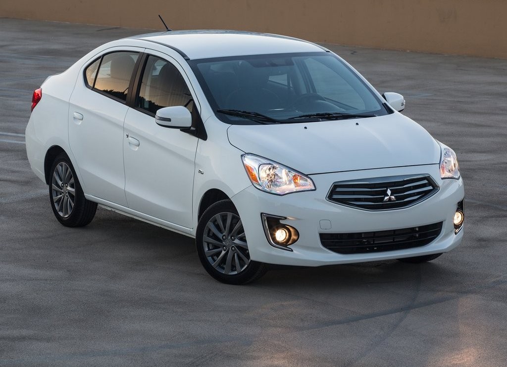 MITSUBISHI MIRAGE G4, foto 1