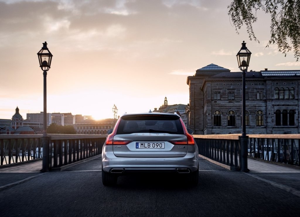 2017 - VOLVO V90, foto 9