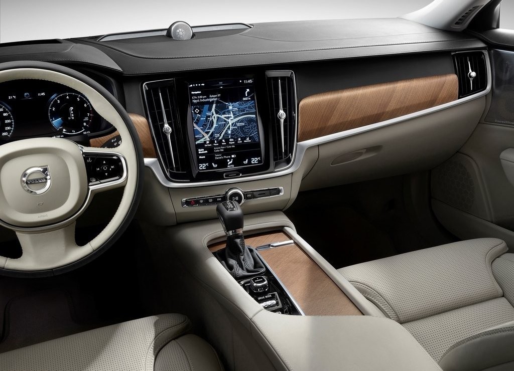 2017 - VOLVO V90, foto 23
