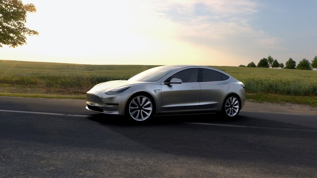 TESLA MODEL 3, foto 3